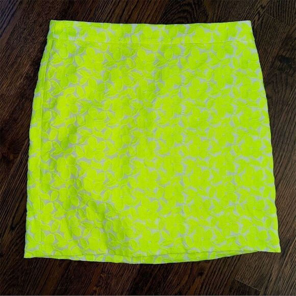 J.Crew Women's Neon Yellow Floral Embroidered Postage Stamp Mini Skirt Size 0 - Picture 1 of 5